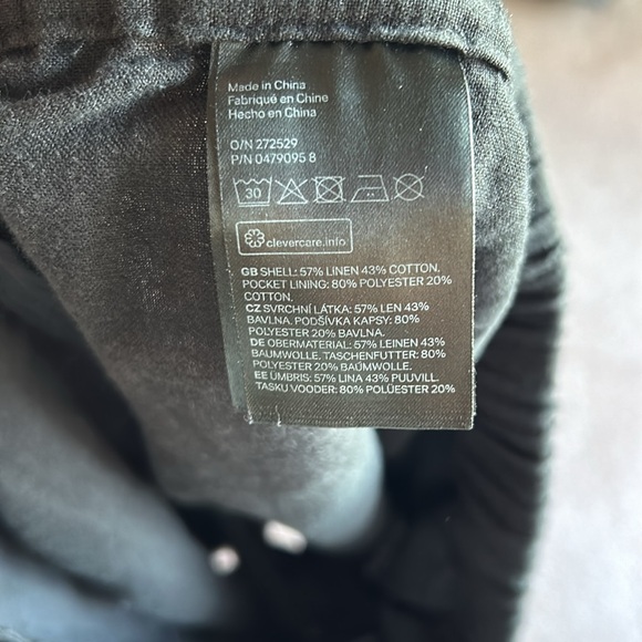 NWOT. H&M linen/ cotton relaxed fit black shorts. Lightweight summer wear. - Picture 8 of 8